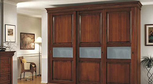 Образец мебели из массива дерева