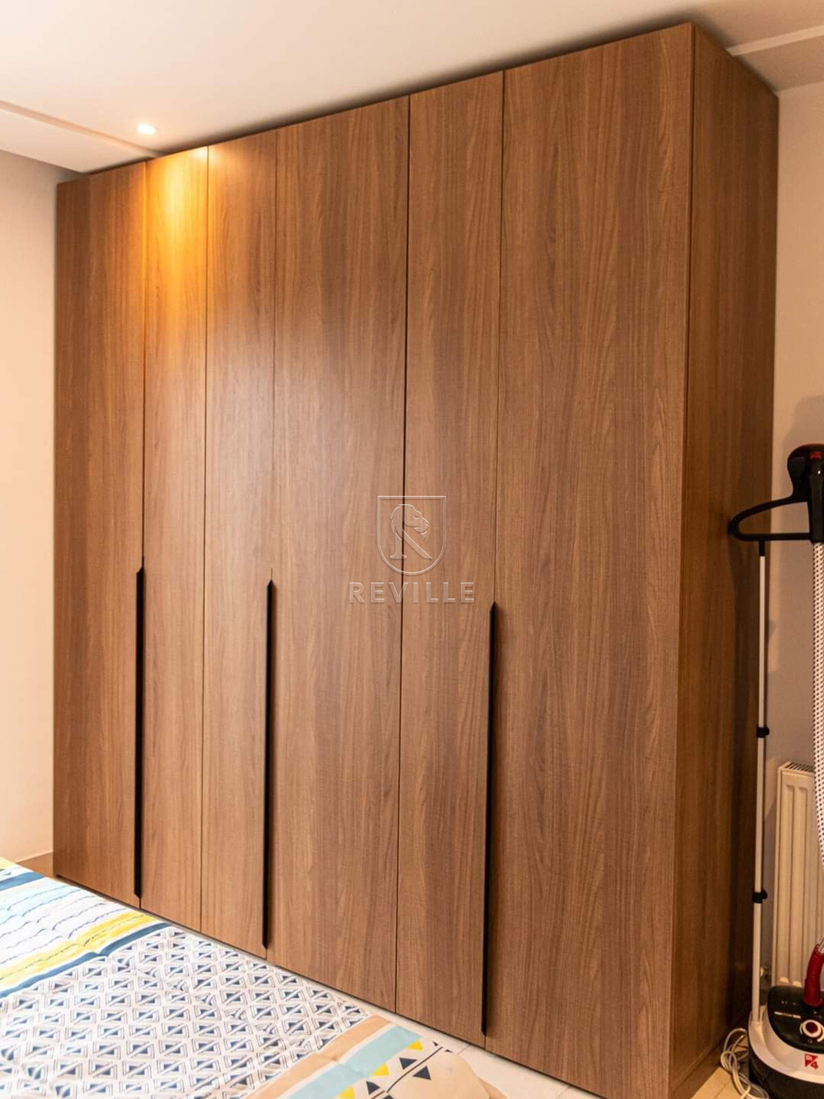 Шкаф гардеробный Linea из шпона, современный стиль, текстура дерева, для  спальни