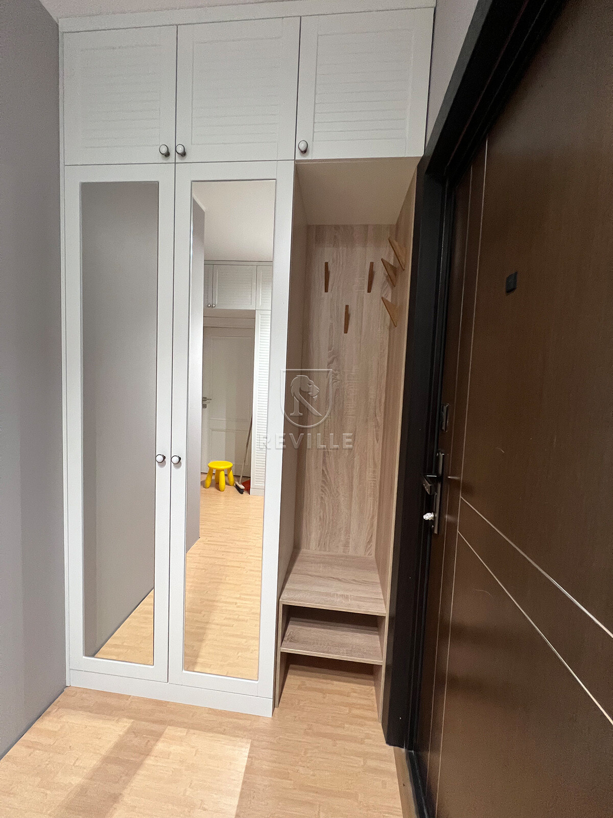 Шкафы на заказ в узкие ниши