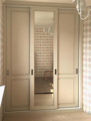 Классический шкаф-купе «Латен» встроенный в нишу