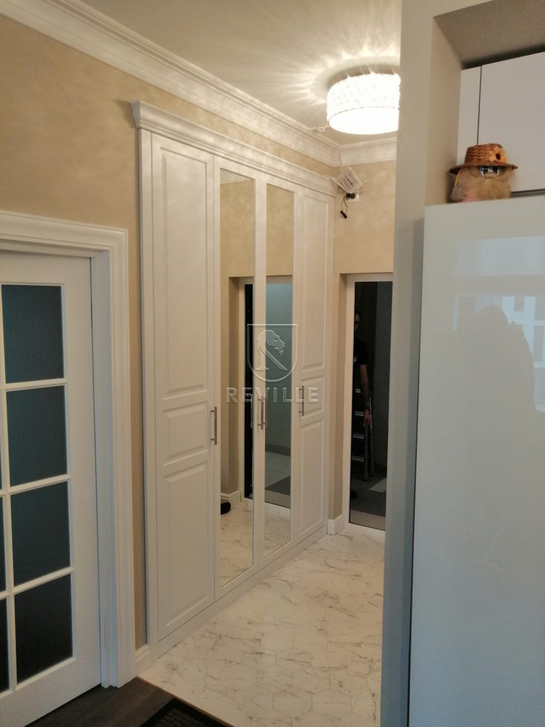 Встроенный зеркальный шкаф «Майен»